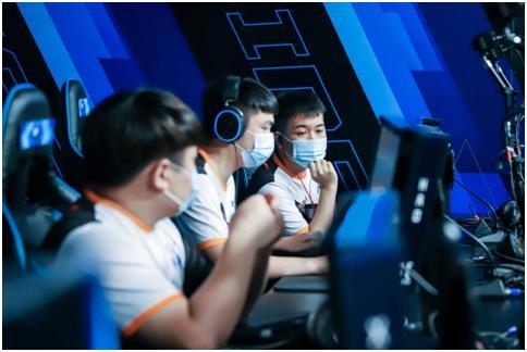 只有坚持不 只有坚持不