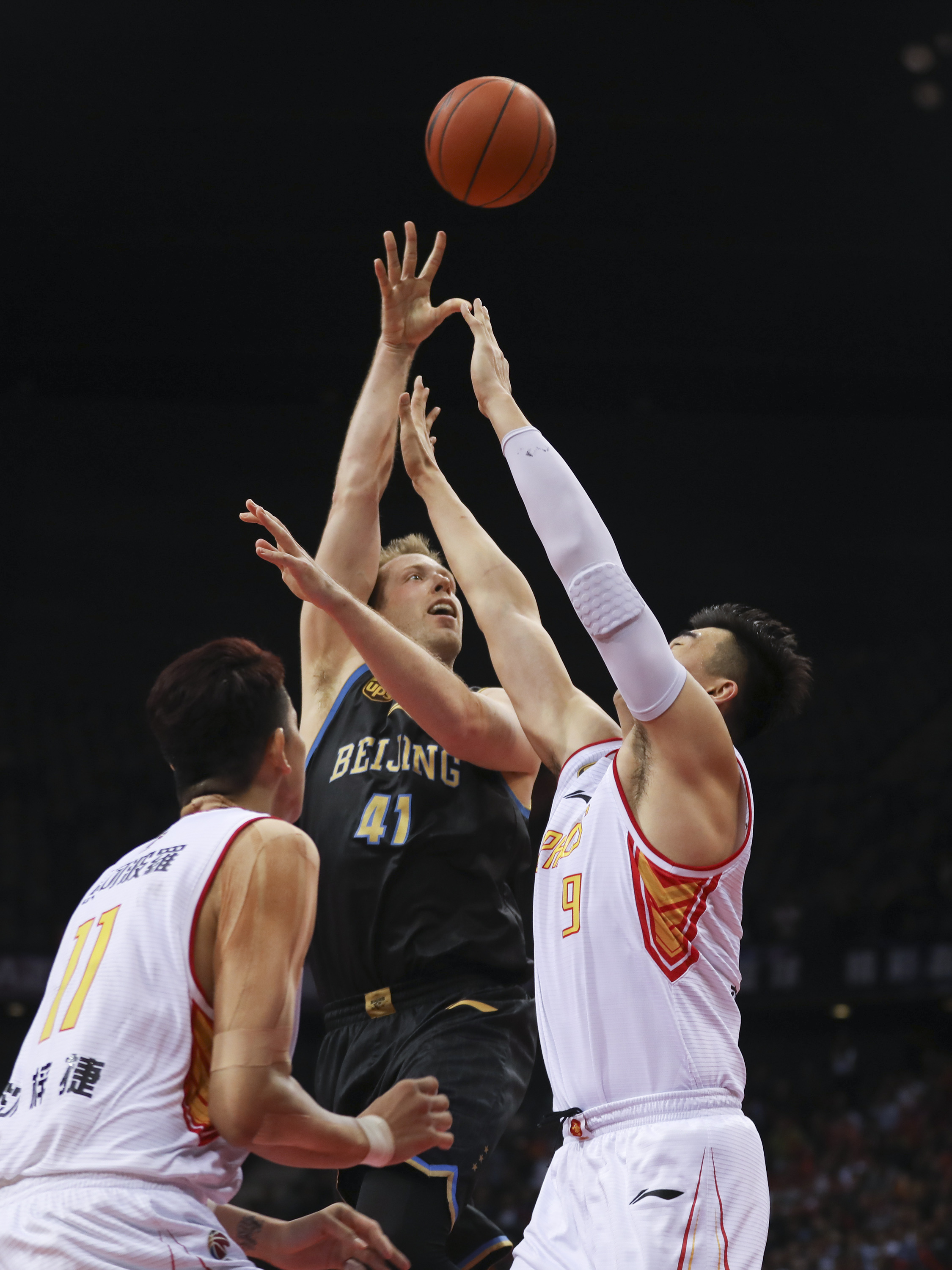 方右侧半空 方右侧半空